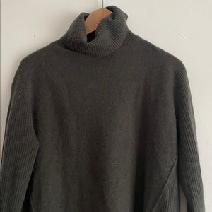 Aqua Cashmere military green Turtleneck Sweater